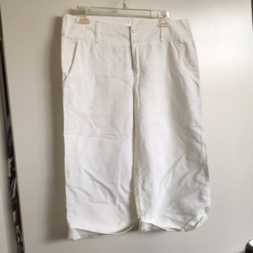 NWOT WHBM linen/cotton Capri pants